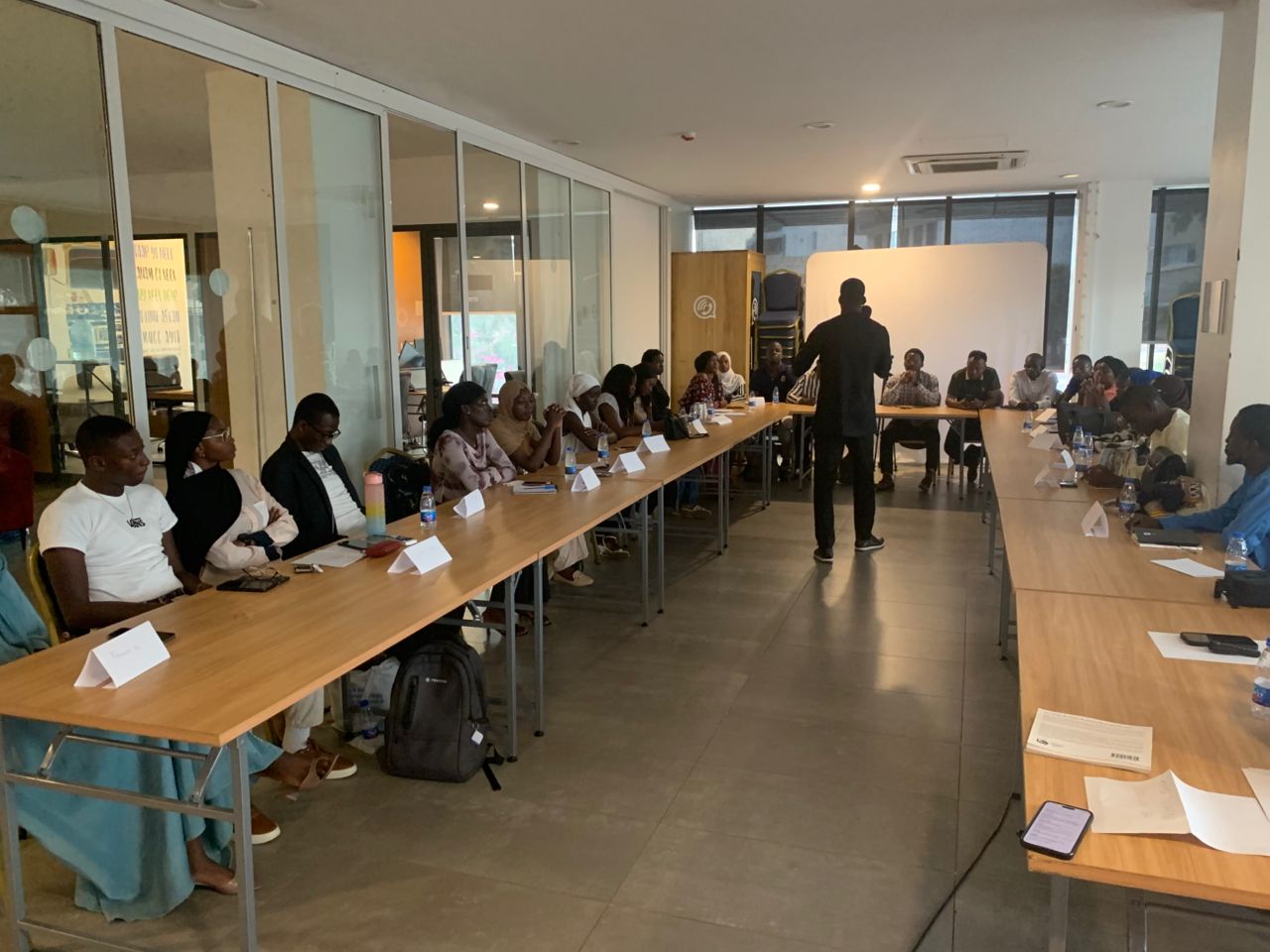 Participantes pendant l'atelier de transformation intérieure